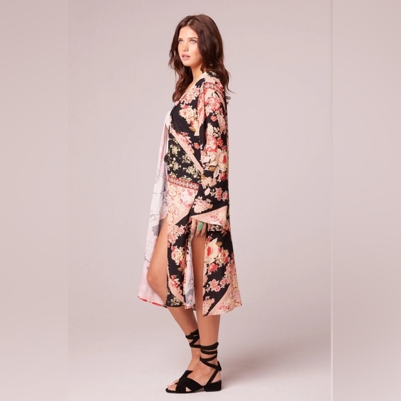 NWT! BAND OF GYPSIES HIGH HOPES BLACK FLORALL LONG SLEEVE KIMONO SiZES XS\S M/L - Picture 3 of 4